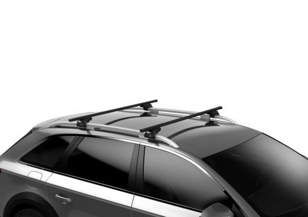 Small-Thule_SmartRack_XT_Squarebar135_OnCar_730424