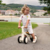 Le vélo d'équilibre / marcheur pour bébés de FabricBike Nous présentons le vélo d'équilibre FabricBike Walker, conçu pour offrir sécurité et confort aux tout-petits.