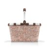 Bien plus qu’un panier à provisions ? Le carrybag. Jamais bien loin : rangé dans la voiture, le panier se tient prêt pour des courses improvisées. Beaucoup de place : idéal pour faire les courses. Il est même équipé d’une poche intérieure destinée à ranger les clés et le smartphone. Confort optimal : grâce à la poignée revêtue d’un doux tissu, le sac est agréable à porter à la main ou au niveau du pli du coude.