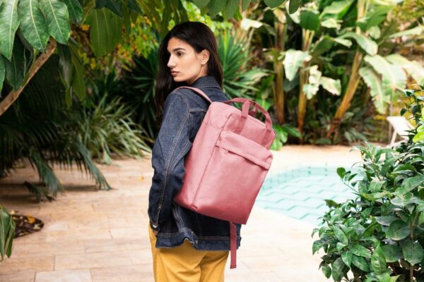 REISENTHEL Allday Backpack M Twist Berry – Image 9