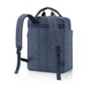 Deux en un. Sac à dos ou cabas ? Plus besoin de choisir ! Le allday backpack M est polyvalent. Sa forme, son style et sa taille en font le compagnon idéal au quotidien. Et il est parfait pour aller au bureau, à l’université ou à l’école puisqu’il dispose d’un compartiment rembourré pour l’ordinateur portable.