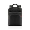 Deux en un. Sac à dos ou cabas ? Plus besoin de choisir ! Le allday backpack M est polyvalent. Sa forme, son style et sa taille en font le compagnon idéal au quotidien. Et il est parfait pour aller au bureau, à l’université ou à l’école puisqu’il dispose d’un compartiment rembourré pour l’ordinateur portable.