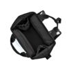 La mobilité en tout point ! L’allrounder R de reisenthel est l’accessoire idéal pour le travail et le temps libre. L’astucieux principe 2 en 1 (sac cabas pratique et sac à dos) séduit en voyage de même que sur le chemin de l’université ou du bureau.