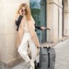 Il a tout prévu !Faire des courses ? C’est parti ! Ce cabas à roulettes astucieux s’en charge. Le citycruiser rack associé au sac équipé de grandes roues silencieuses a de nombreux atouts. Il est à la fois spacieux, robuste et peut même se replier. La poignée télescopique aux multiples réglages apporte un confort supplémentaire indéniable, car elle permet un ajustement parfait à la hauteur souhaitée. Le logo réfléchissant quant à lui garantit une meilleure visibilité dans l’obscurité. Impressionnant !