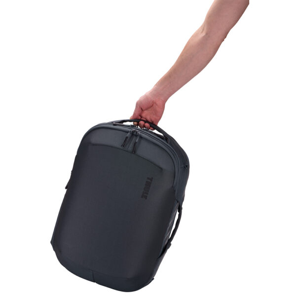 Bagage de cabine convertible 40 L Thule Subterra 2 est un élément indispensable de vos voyages. Combinant un design élégant à des fonctionnalités adaptables, il dispose notamment d'un attaché-case pour ordinateur amovible et d'un panneau séparateur rabattable.