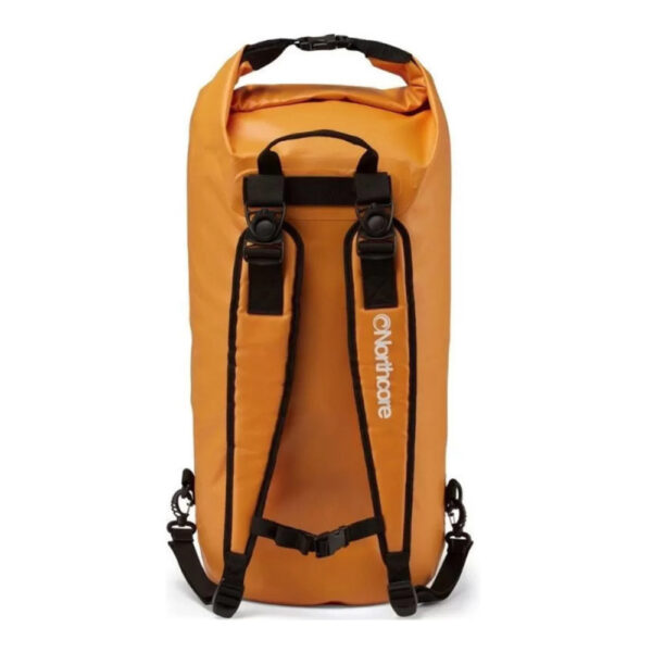 A Nouméa, sac étanche ! Il s'agit de la version sac à dos du sac sec haute performance de la gamme d'accessoires essentiels de Northcore.LES DÉTAILS :Une capacité de stockage substantielle de 20 litres, suffisante pour ranger tout votre équipement humide.Hauteur approximative 60cm x 38cm de largeurFabriqué en PVC robuste, ce produit est le plus résistant et le plus durable des sacs secs disponibles sur le marché.Coutures internes thermosoudées pour une étanchéité à 100%.Bretelles et poignées rembourrées pour un maximum...
