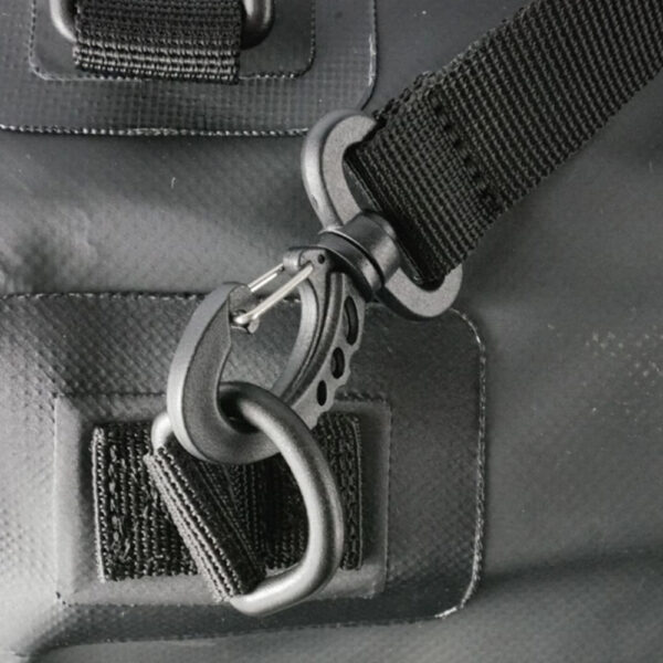 Il s'agit de la version sac à dos du sac sec haute performance de la gamme d'accessoires essentiels de Northcore.LES DÉTAILS :Une capacité de stockage substantielle de 20 litres, suffisante pour ranger tout votre équipement humide.Hauteur approximative 60cm x 38cm de largeurFabriqué en PVC robuste, ce produit est le plus résistant et le plus durable des sacs secs disponibles sur le marché.Coutures internes thermosoudées pour une étanchéité à 100%.Bretelles et poignées rembourrées pour un maximum...