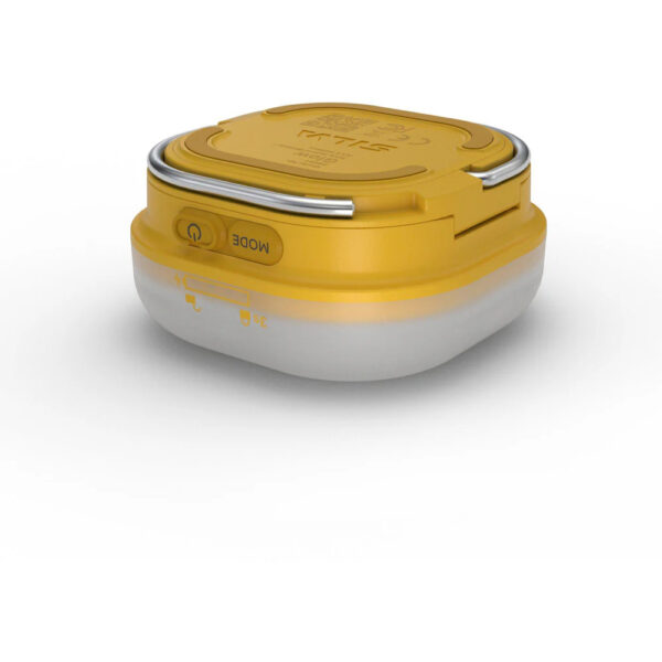 La Silva Glow Recharge est parfaite pour illuminer vos soirées grâce à sa lumière à 360° et ses deux modes : lumière blanche pour les activités et lumière chaude pour une ambiance détendue. Cette lanterne propose quatre niveaux de luminosité, dont un mode économique de 5 lumens pour prolonger l’autonomie. Équipée d’un crochet double pour une suspension polyvalente, d’une base antidérapante et d’une fonction verrouillage, elle est pratique et fiable. Résistante à l’eau (IPX5) et compatible avec des piles alcalines ou une batterie hybride Silva, elle est également fabriquée en matériaux recyclés.