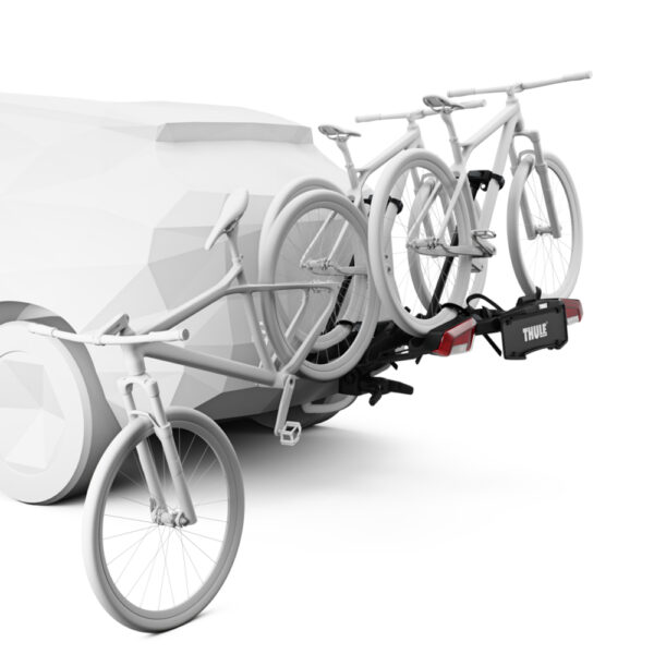 Thule OutPace est une plateforme de vélo légère et compacte capable de transporter jusqu'à trois vélos