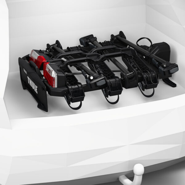 Thule OutPace est une plateforme de vélo légère et compacte capable de transporter jusqu'à trois vélos