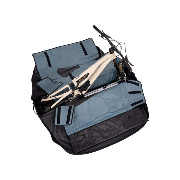 Le moyen le plus sûr et le plus facile de voyager avec votre VTT avec un support intégré pour un montage et un maintien appropriés tout au long du trajet. Ce sac est fabriqué en tissus certifiés bluesign® qui garantissent la protection des travailleurs, des consommateurs et de l’environnement. la valise vtt, sac de transport vtt Noumea Nouvelle Zelande