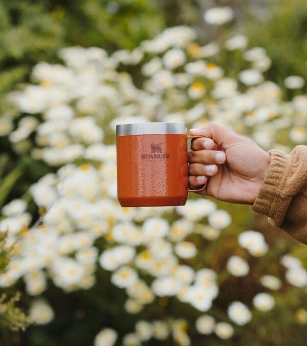 STANLEY The Stay-Hot Camp Mug .35L - Hammertone Clay – Image 3
