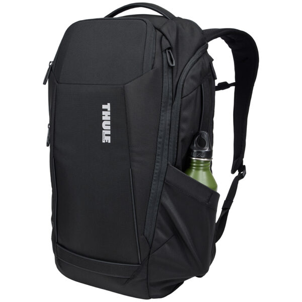 Bagagerie THULE en Nouvelle Calédonie, sac à dos, bandoulière pratiques pour passeport et accessoires. Valises cabines légères compatible Aérien. Disponible sur Nouméa chez Escape New Caledonia et au Concept Store quartier latin. Parfait pour les aventuriers. Les agences de voyages vous conseillent la bagagerie THULE pour vos vacances et votre business. Un trek, une rando ? Nous avons ce qu'il faut chez Escape New Caledonia