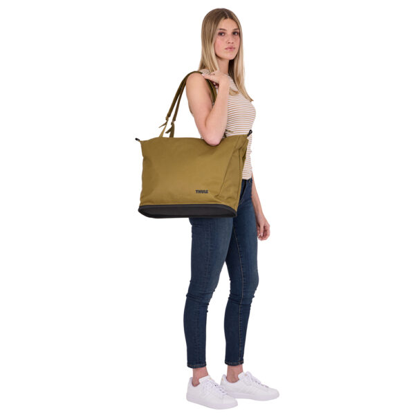 Bagagerie THULE en Nouvelle Calédonie, sac à dos, bandoulière pratiques pour passeport et accessoires. Valises cabines légères compatible Aérien. Disponible sur Nouméa chez Escape New Caledonia et au Concept Store quartier latin. Parfait pour les aventuriers. Les agences de voyages vous conseillent la bagagerie THULE pour vos vacances et votre business. Un trek, une rando ? Nous avons ce qu'il faut chez Escape New Caledonia