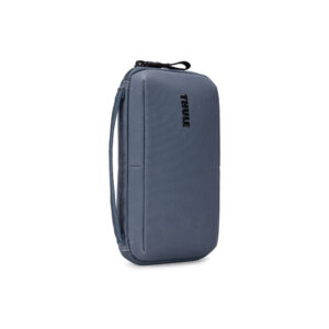 Bagagerie THULE en Nouvelle Calédonie, sac à dos, bandoulière pratiques pour passeport et accessoires. Valises cabines légères compatible Aérien. Disponible sur Nouméa chez Escape New Caledonia et au Concept Store quartier latin. Parfait pour les aventuriers. Les agences de voyages vous conseillent la bagagerie THULE pour vos vacances et votre business. Un trek, une rando ? Nous avons ce qu'il faut chez Escape New Caledonia. Passeport RFID