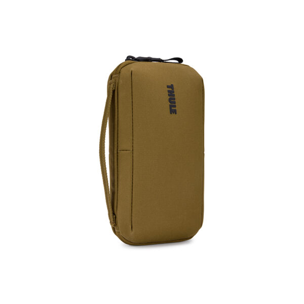 Bagagerie THULE en Nouvelle Calédonie, sac à dos, bandoulière pratiques pour passeport et accessoires. Valises cabines légères compatible Aérien. Disponible sur Nouméa chez Escape New Caledonia et au Concept Store quartier latin. Parfait pour les aventuriers. Les agences de voyages vous conseillent la bagagerie THULE pour vos vacances et votre business. Un trek, une rando ? Nous avons ce qu'il faut chez Escape New Caledonia. Passeport RFID