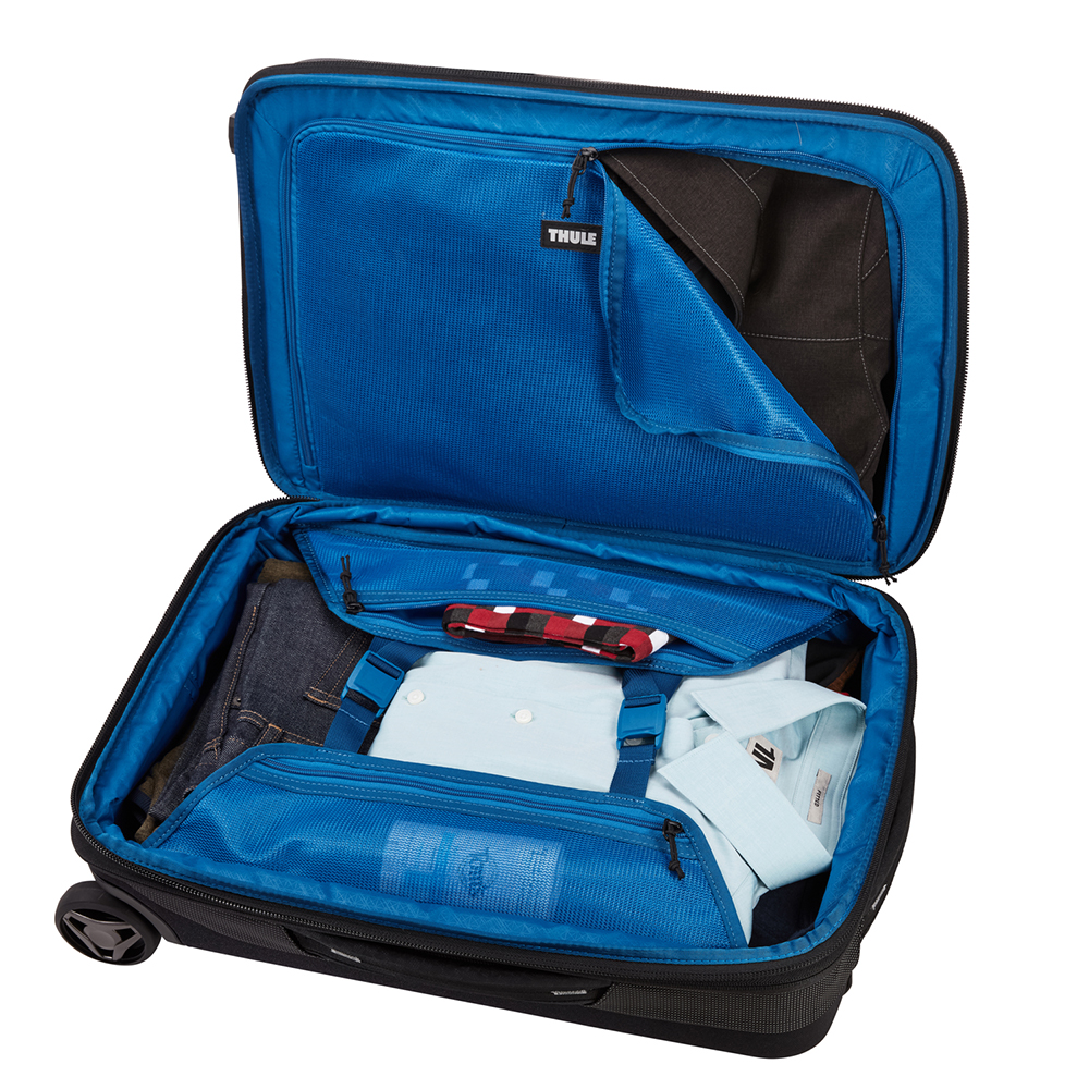 Le sac cabine Thule Crossover 2 est un bagage à main robuste et professionnel, qui s'agrandit pour offrir un espace de rangement supplémentaire et se manie facilement grâce à ses 8 roues multidirectionnelles. Votre prochain vol avec Aircalin à Nouméa est Ready !