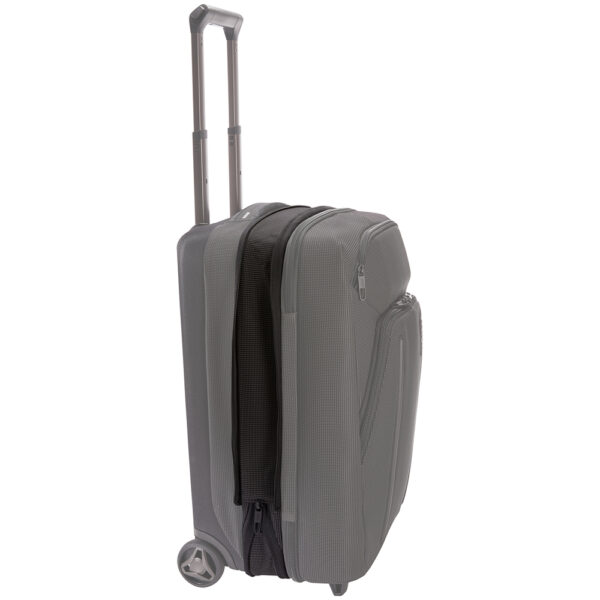 Le sac cabine Thule Crossover 2 est un bagage à main robuste et professionnel, qui s'agrandit pour offrir un espace de rangement supplémentaire et se manie facilement grâce à ses 8 roues multidirectionnelles. Votre prochain vol avec Aircalin à Nouméa est Ready !