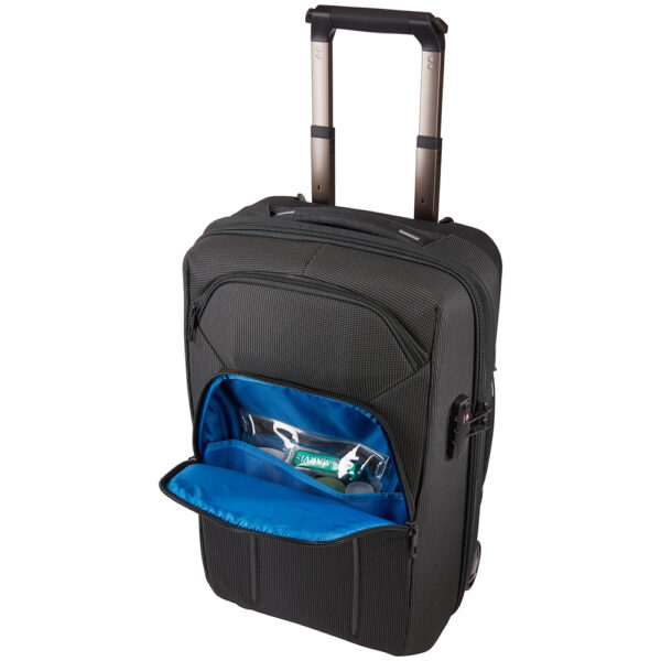 Le sac cabine Thule Crossover 2 est un bagage à main robuste et professionnel, qui s'agrandit pour offrir un espace de rangement supplémentaire et se manie facilement grâce à ses 8 roues multidirectionnelles. Votre prochain vol avec Aircalin à Nouméa est Ready !