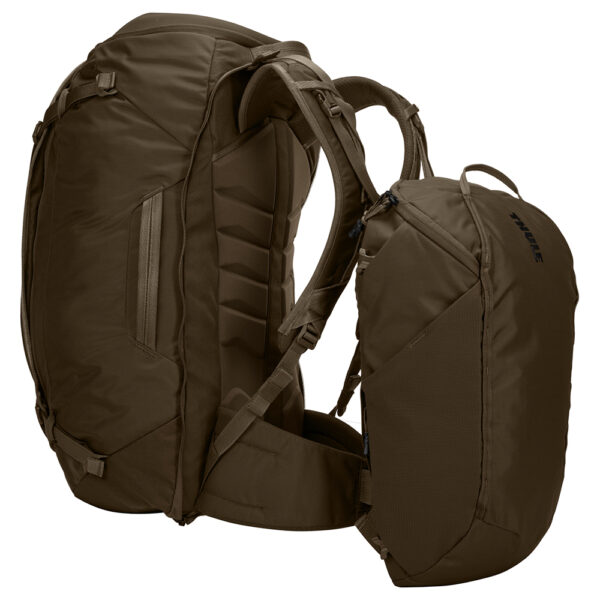 Bagagerie THULE en Nouvelle Calédonie, sac à dos, bandoulière pratiques pour passeport et accessoires. Valises cabines légères compatible Aérien. Disponible sur Nouméa chez Escape New Caledonia et au Concept Store quartier latin. Parfait pour les aventuriers. Les agences de voyages vous conseillent la bagagerie THULE pour vos vacances et votre business. Un trek, une rando ? Nous avons ce qu'il faut chez Escape New Caledonia