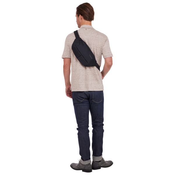 Bagagerie THULE en Nouvelle Calédonie, sac à dos, bandoulière pratiques pour passeport et accessoires. Valises cabines légères compatible Aérien. Disponible sur Nouméa chez Escape New Caledonia et au Concept Store quartier latin. Parfait pour les aventuriers. Les agences de voyages vous conseillent la bagagerie THULE pour vos vacances et votre business. Un trek, une rando ? Nous avons ce qu'il faut chez Escape New Caledonia