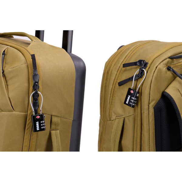Bagagerie THULE en Nouvelle Calédonie, sac à dos, bandoulière pratiques pour passeport et accessoires. Valises cabines légères compatible Aérien. Disponible sur Nouméa chez Escape New Caledonia et au Concept Store quartier latin. Parfait pour les aventuriers. Les agences de voyages vous conseillent la bagagerie THULE pour vos vacances et votre business. Un trek, une rando ? Nous avons ce qu'il faut chez Escape New Caledonia. Cadenas antivol