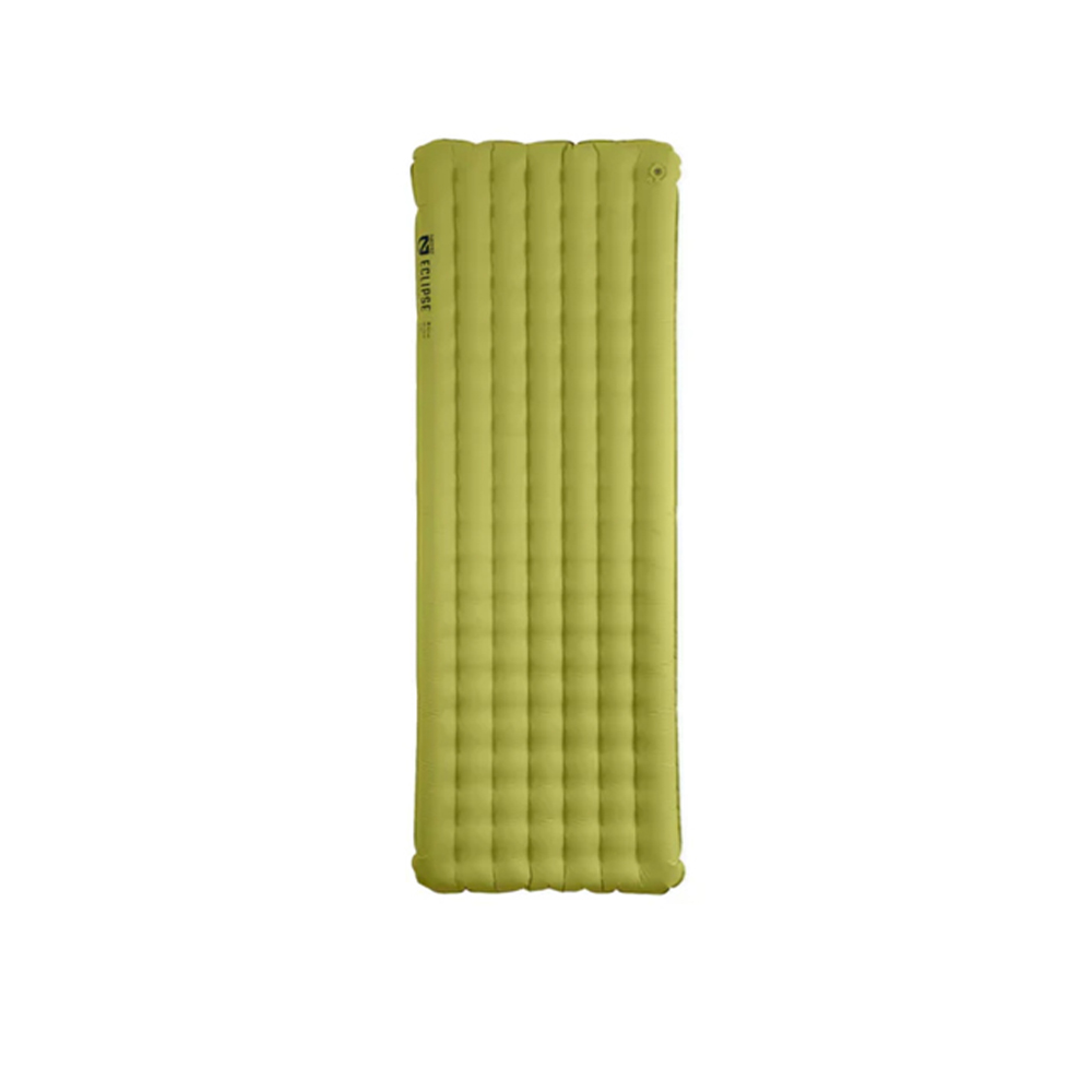NEMO Eclipse All-Season Regular Wide : matelas gonflable 4 saisons, R-Value 6,2, 10 cm d'épaisseur, 560 g. Confort exceptionnel pour le trekking, le bivouac et le camping.