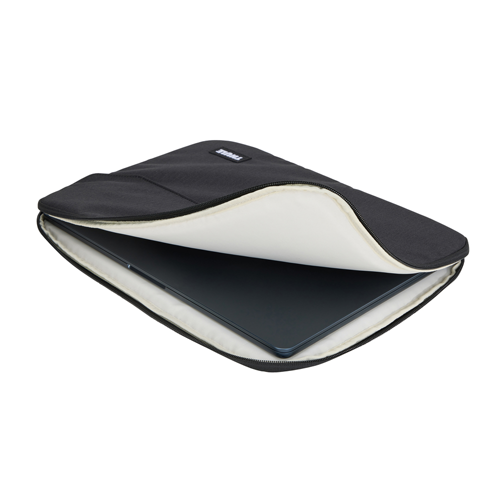 THULE LITHOS SLEEVE 15inch Macbook Black – Image 6