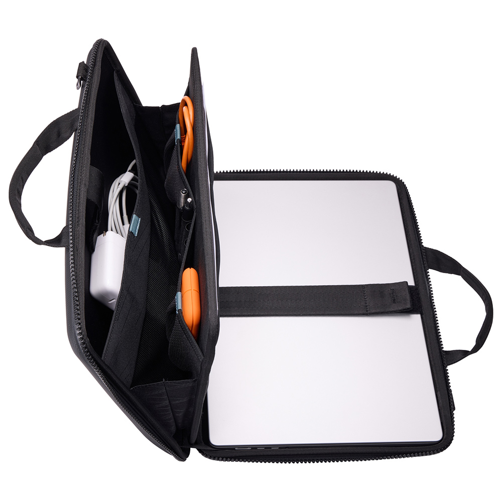 THULE Gauntlet 5 Attache Macbook 16" in Black – Image 2