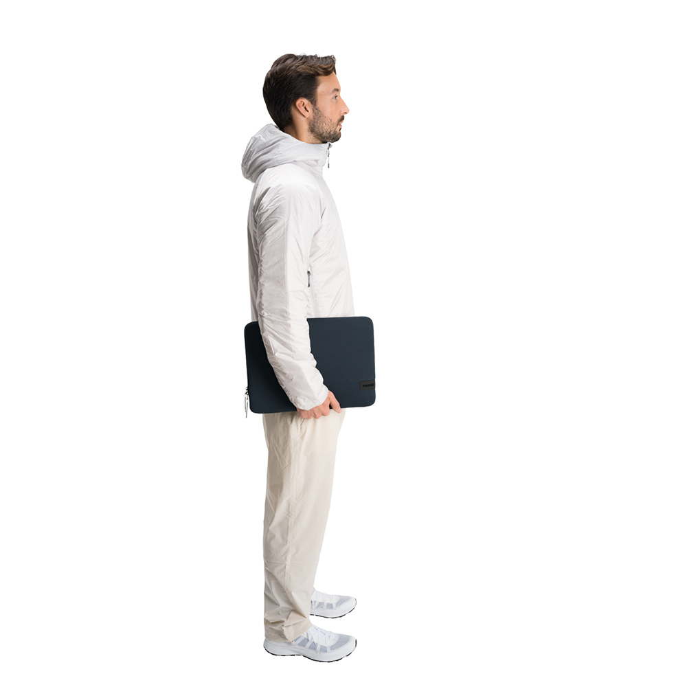 THULE KOYA Housse Ordinateur 16" PC ET Macbook Air Darkest Blue – Image 7