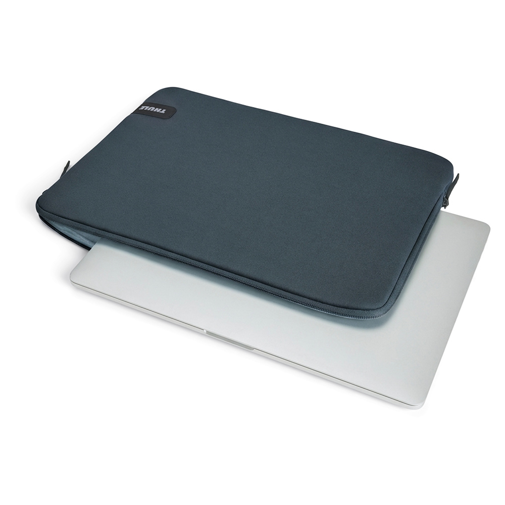 THULE KOYA Housse Ordinateur 16" PC ET Macbook Air Darkest Blue – Image 2