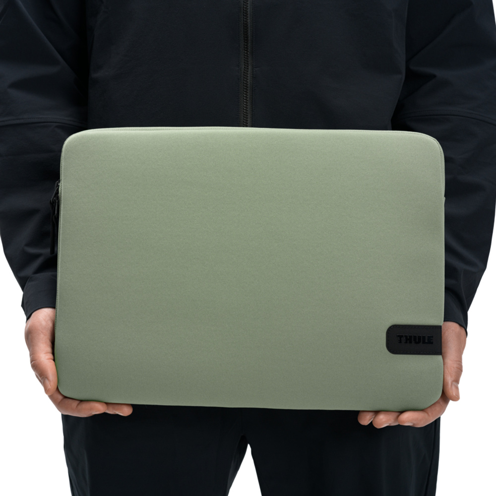 THULE KOYA Housse Ordinateur 16" PC ET Macbook Air Light Green – Image 7
